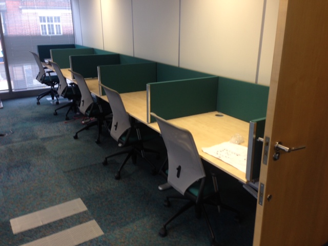 Maple 17 Person Call Centre -image